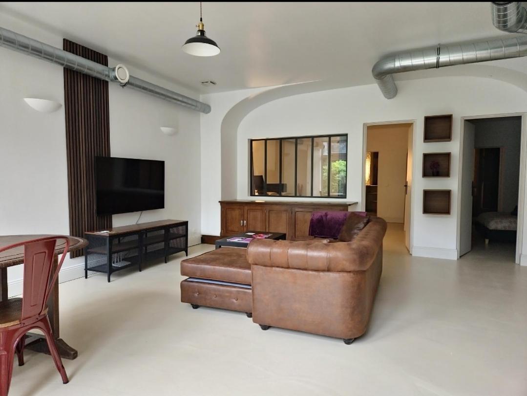 Troglodyte Baths Apartment Saint-Étienne-de-Chigny Екстериор снимка