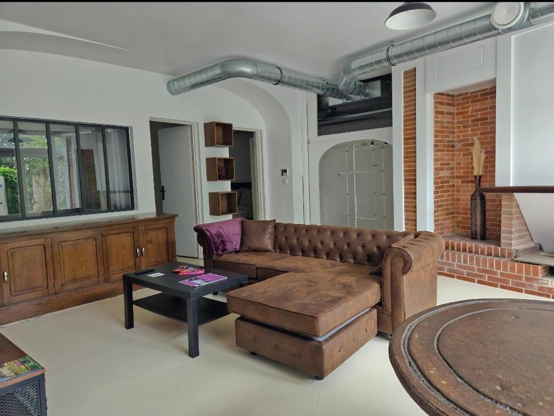 Troglodyte Baths Apartment Saint-Étienne-de-Chigny Екстериор снимка